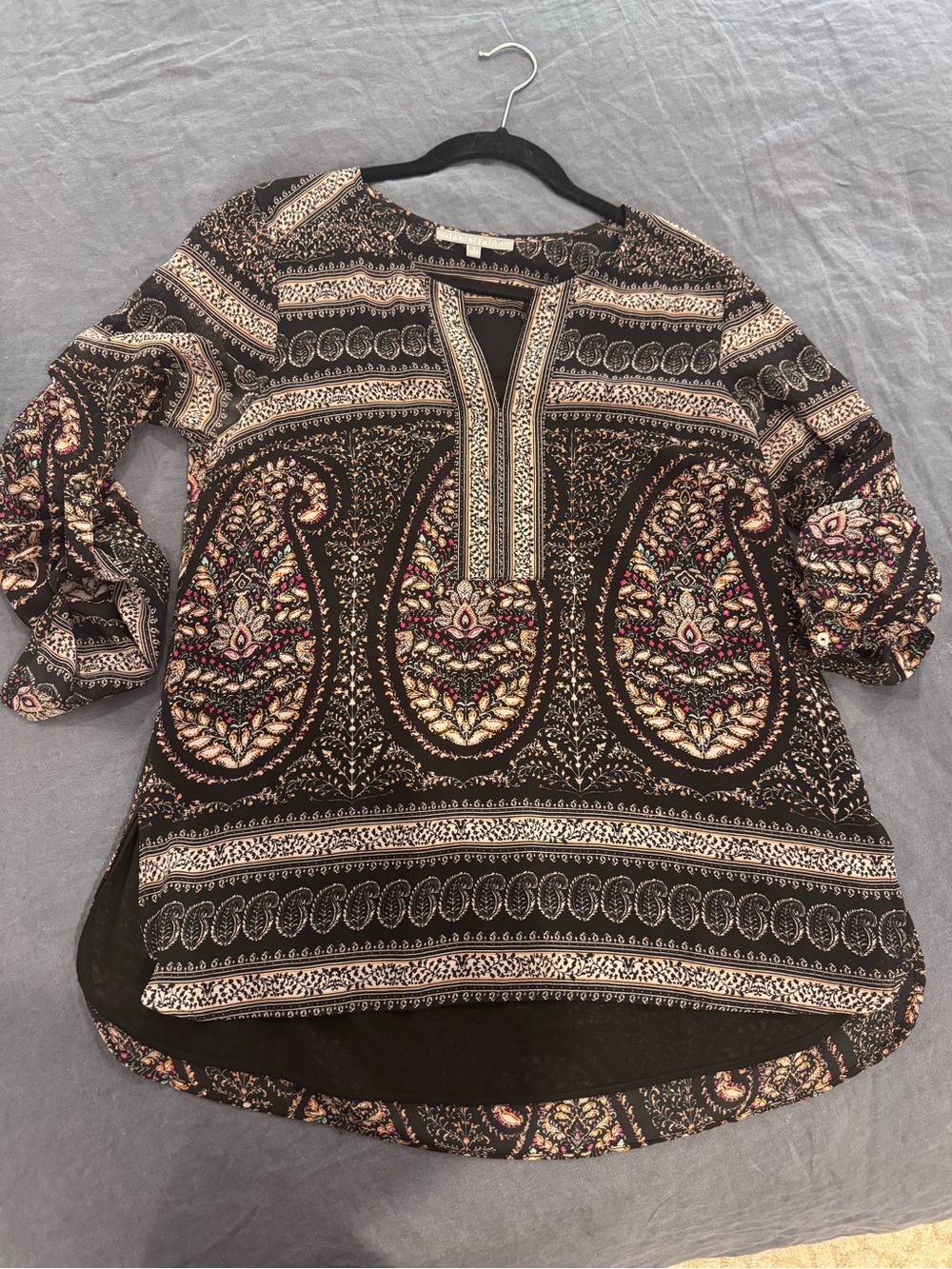 Daniel Rainn paisley 3/4 sleeve blouse